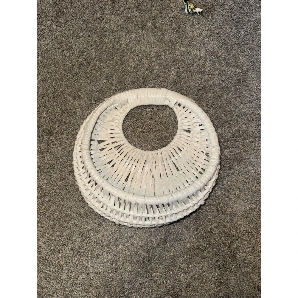 Vtg Wicker Basket Round White Wall Pocket Rustic Painted Boho Farmhouse 8-10”